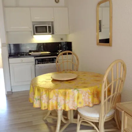 En Bord De A Cavalaire-sur-mer, 35 M², Vue Superbe. דירה