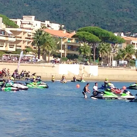 En Bord De A Cavalaire-sur-mer, 35 M², Vue Superbe. Apartment Cavalaire-sur-Mer