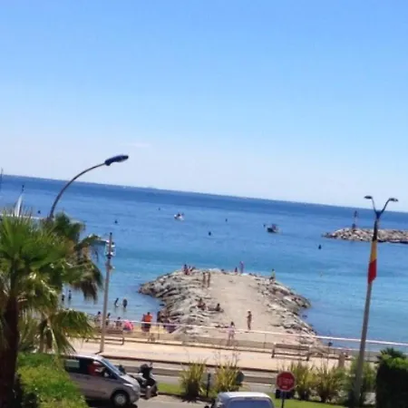 En Bord De A Cavalaire-sur-mer, 35 M², Vue Superbe. * キャバレール・シュル・メール