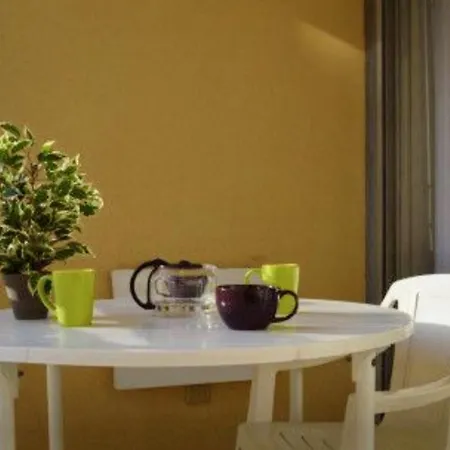 En Bord De A Cavalaire-sur-mer, 35 M², Vue Superbe. Cavalaire-sur-Mer